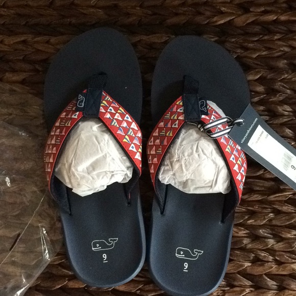 vineyard vines flip flops mens
